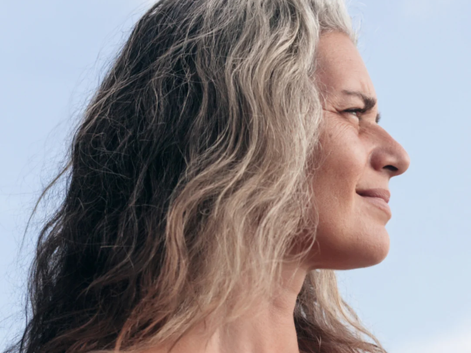 年齢を重ねると、髪はどうなる?