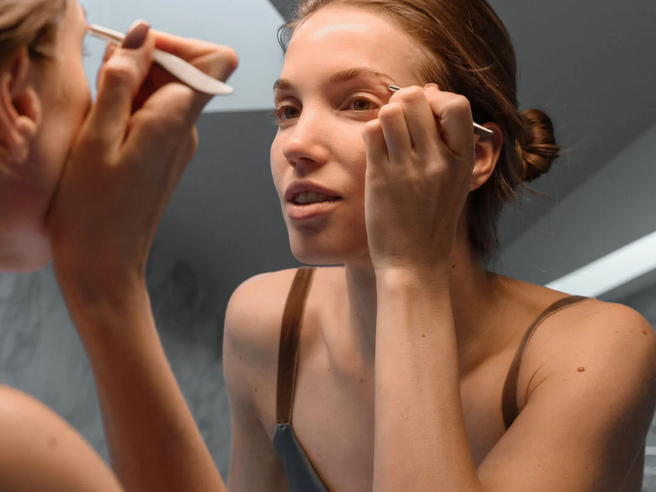 眉毛を抜きすぎた時にどうするか